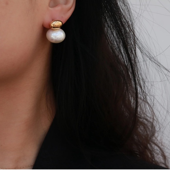 Pearl Earrings - Picture 3 of 4